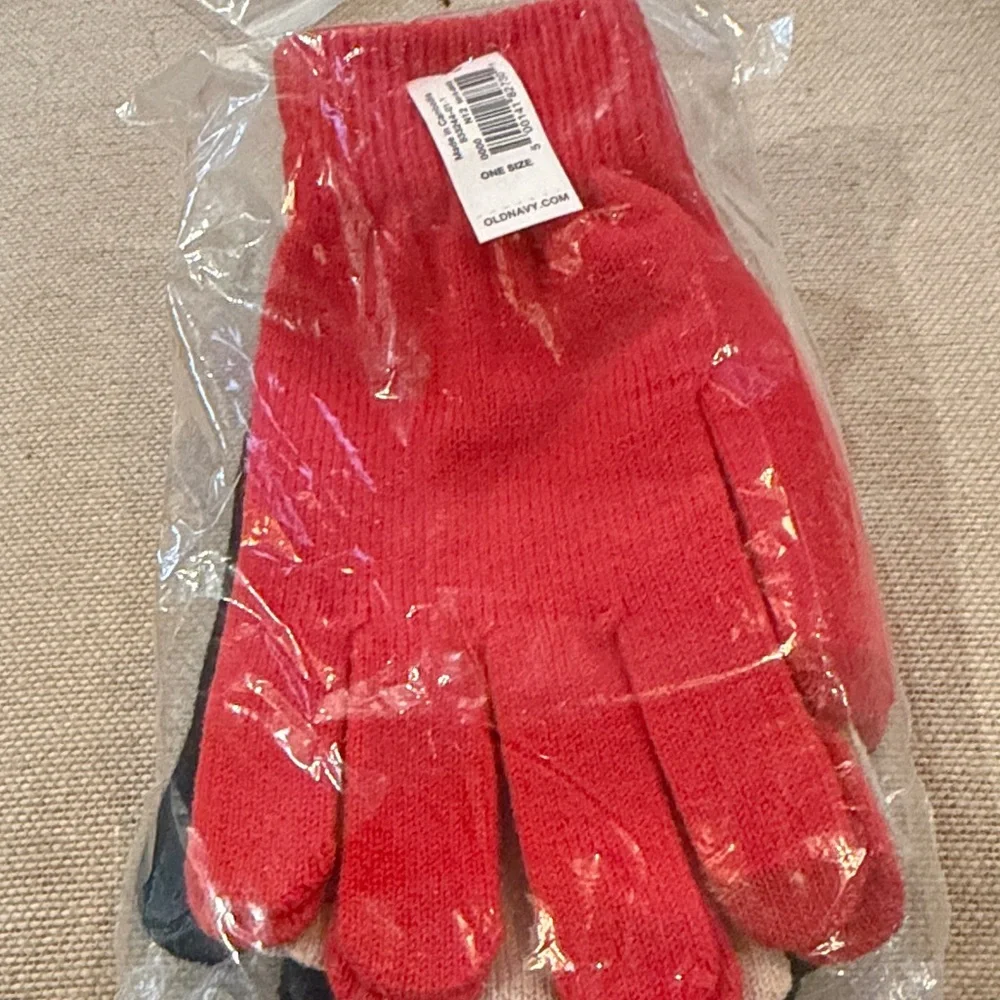 Old Navy knit gloves